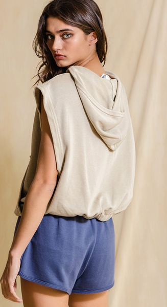 Hooded Muscle Pullover